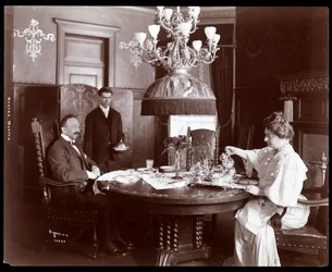 マーサモートン、自宅、1902年（銀ゼラチンプリント）